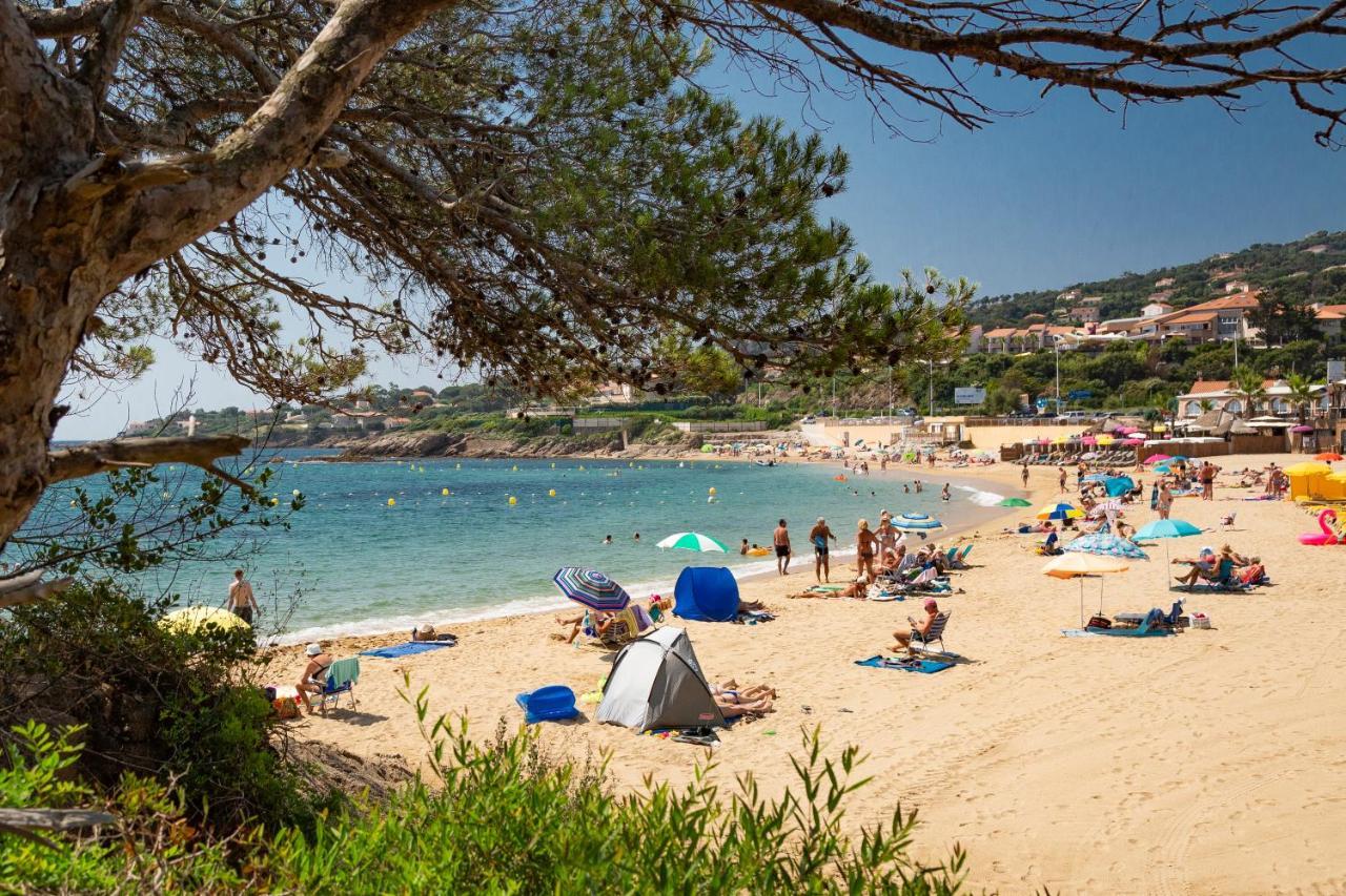 Au Paradis Des Campeurs Les Issambres Exteriör bild
